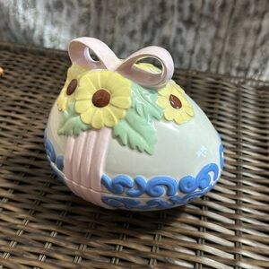VTG 1970's DUNCAN Ceramic Egg BOX/Candy Dish w/ RIBBON and FLOWERS 6" x 5"